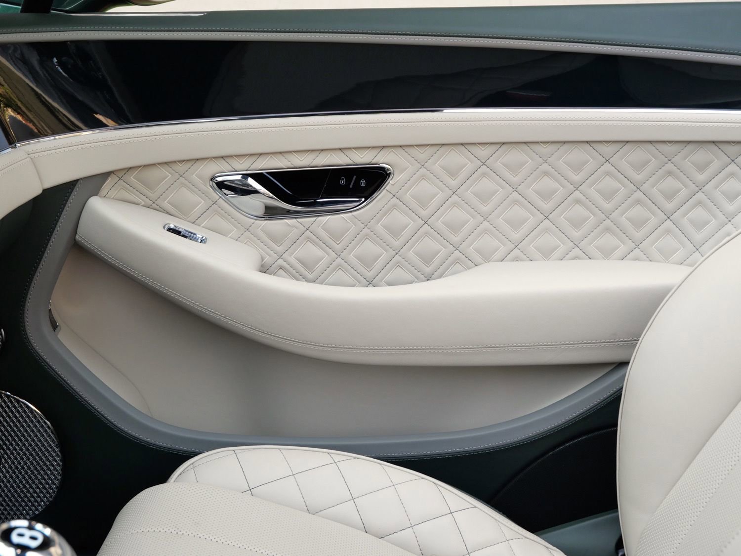 Used 2022 Bentley Continental GT Mulliner AWD/4WD image 22