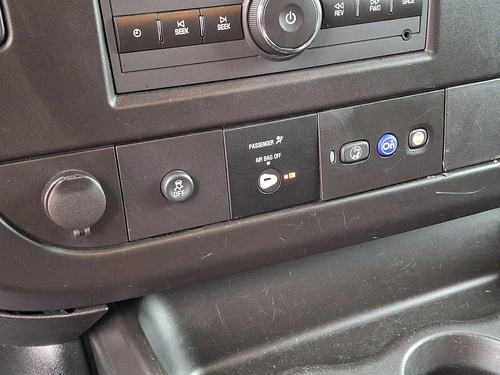 Used 2024 Chevrolet Express 2500 w/ Driver Convenience Package image 25