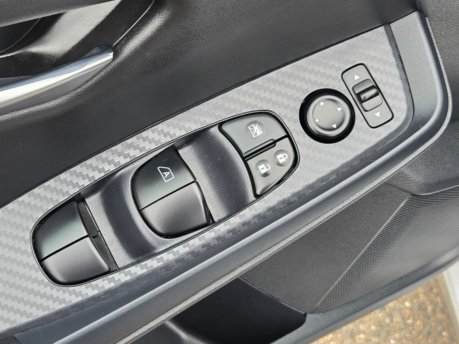 Used 2023 Nissan Sentra SV FWD image 23