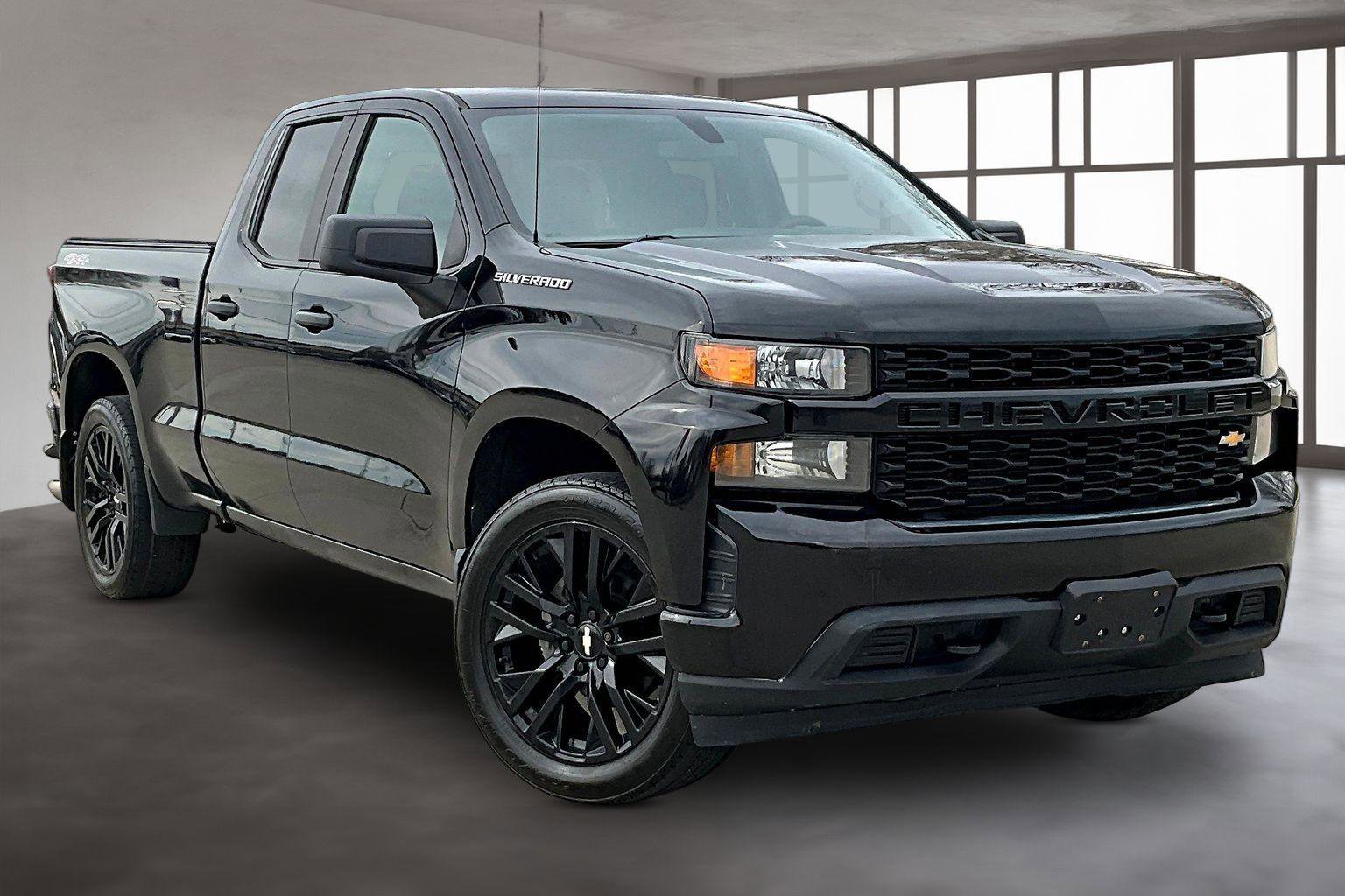 Used 2019 Chevrolet Silverado 1500 Custom w/ Trailering Package image 13