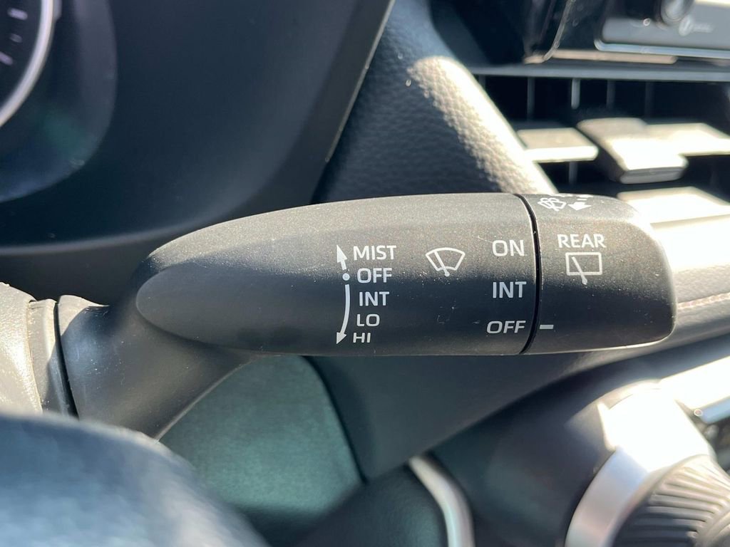 Used 2021 Toyota RAV4 LE image 22