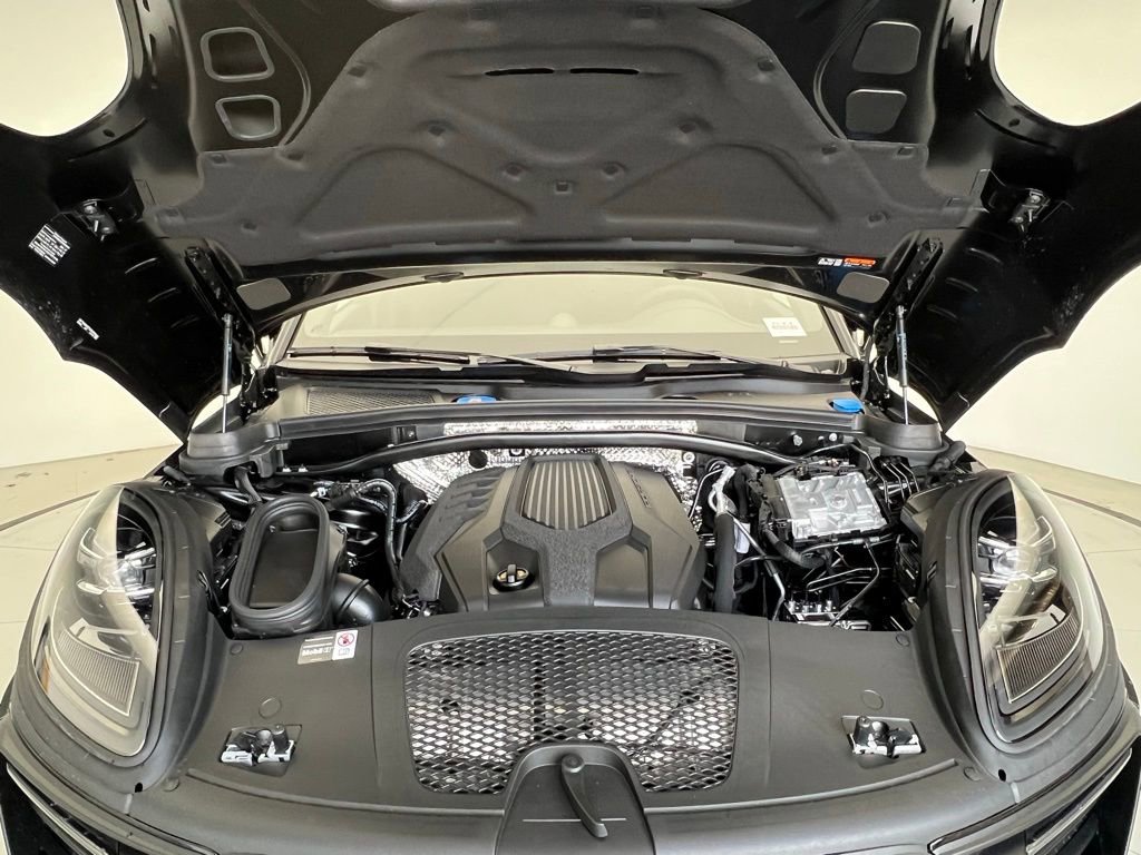 New 2026 Porsche Macan image 26