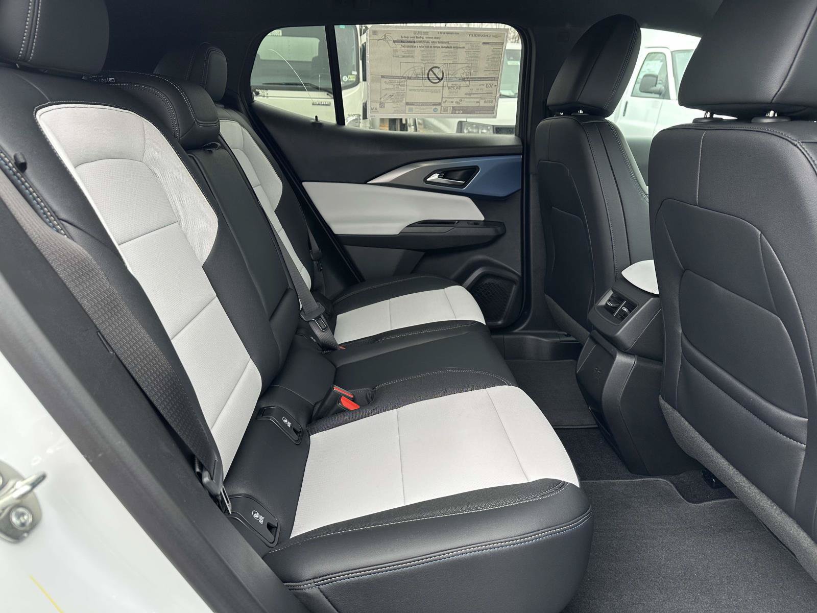 New 2026 Chevrolet Equinox EV LT AWD/4WD image 24