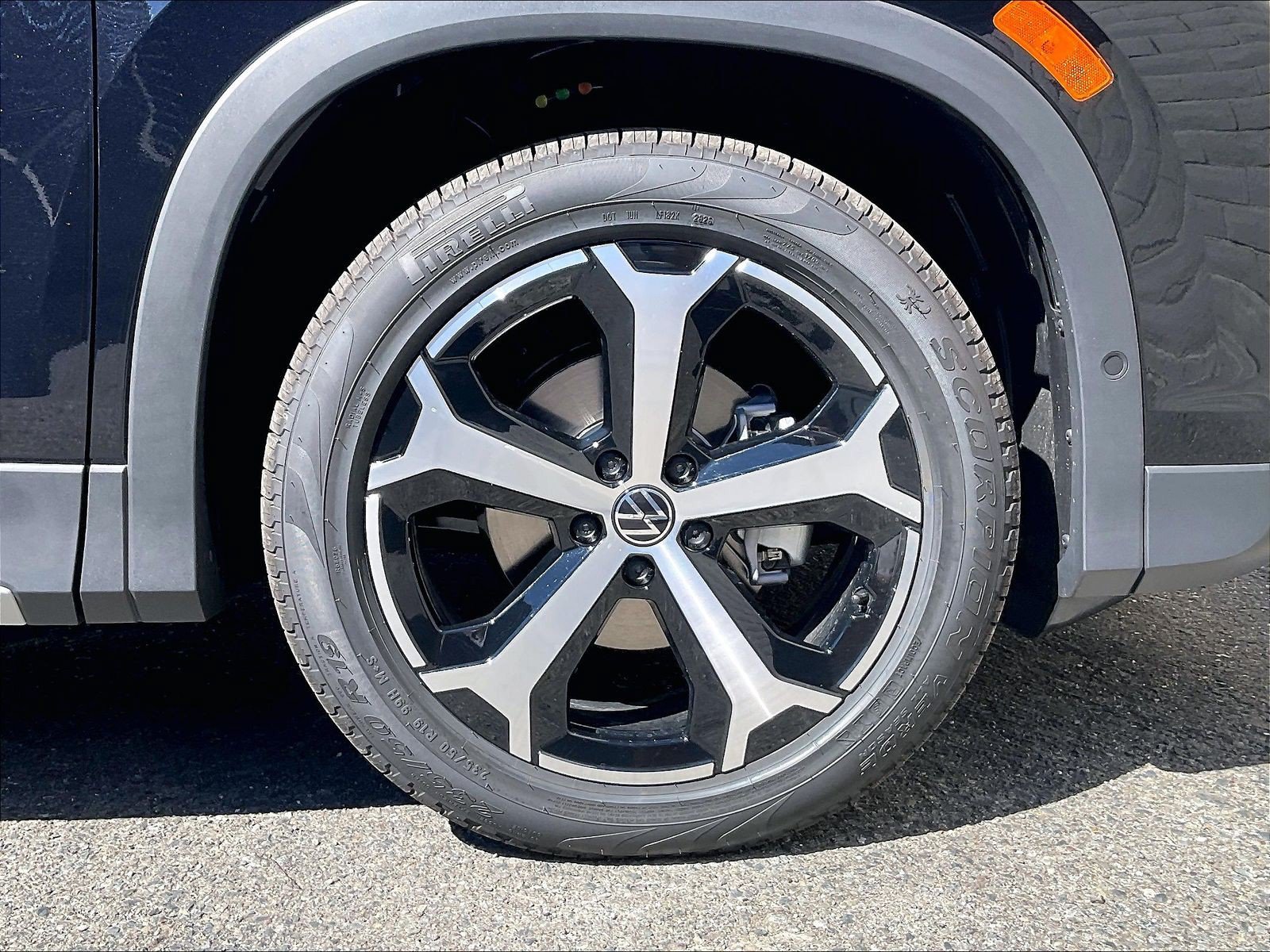 New 2026 Volkswagen Tiguan SE FWD image 10