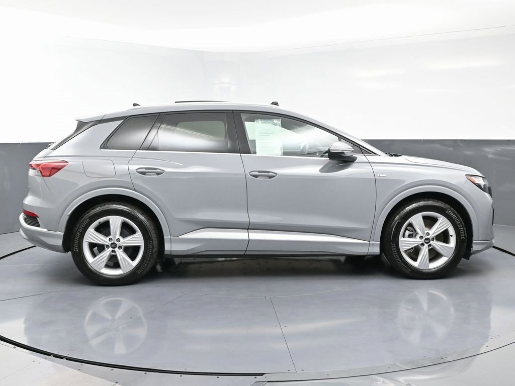 Used 2024 Audi Q4 e-tron Premium w/ Convenience Package image 8