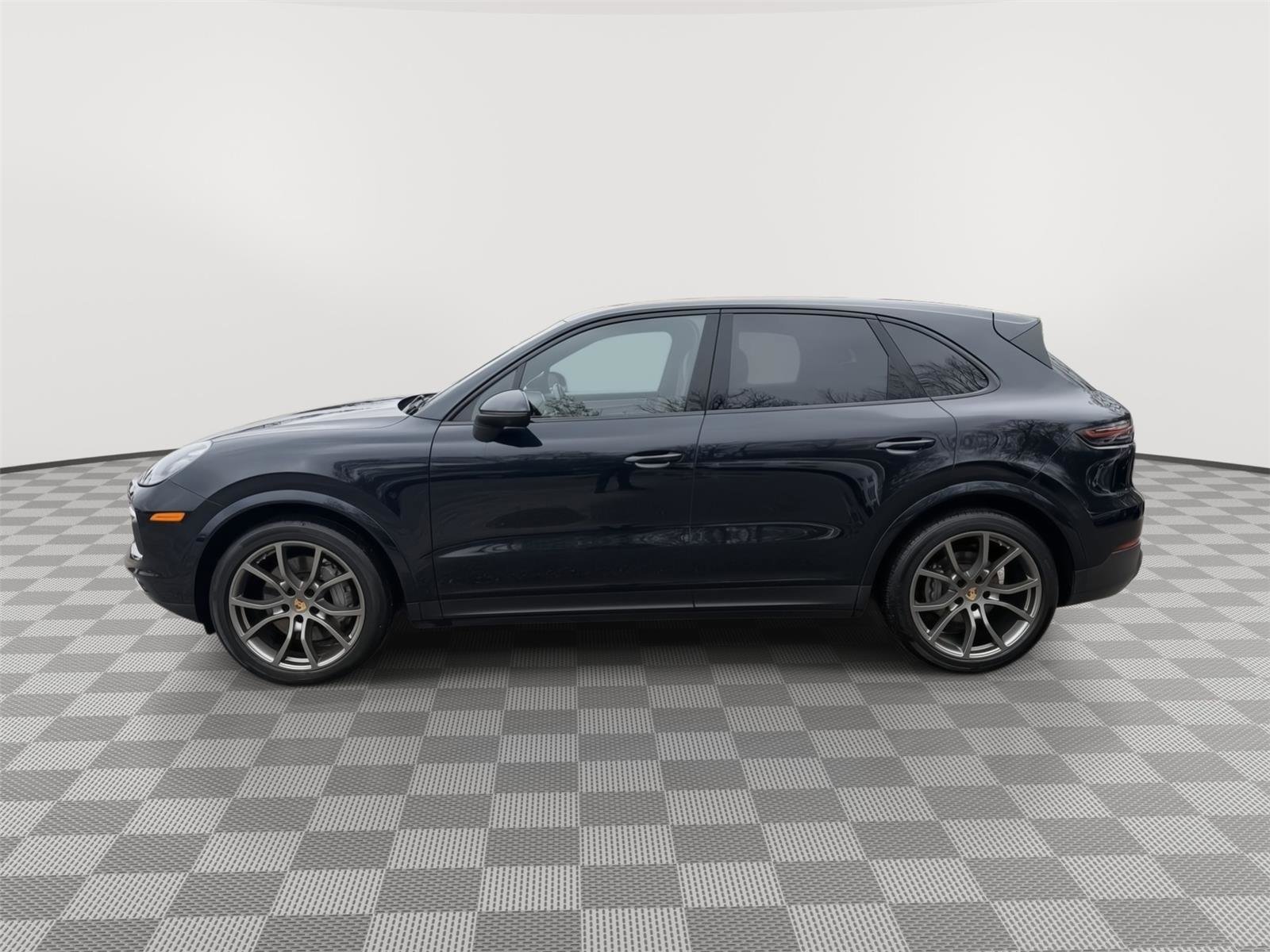 Used 2023 Porsche Cayenne S Platinum AWD/4WD image 5