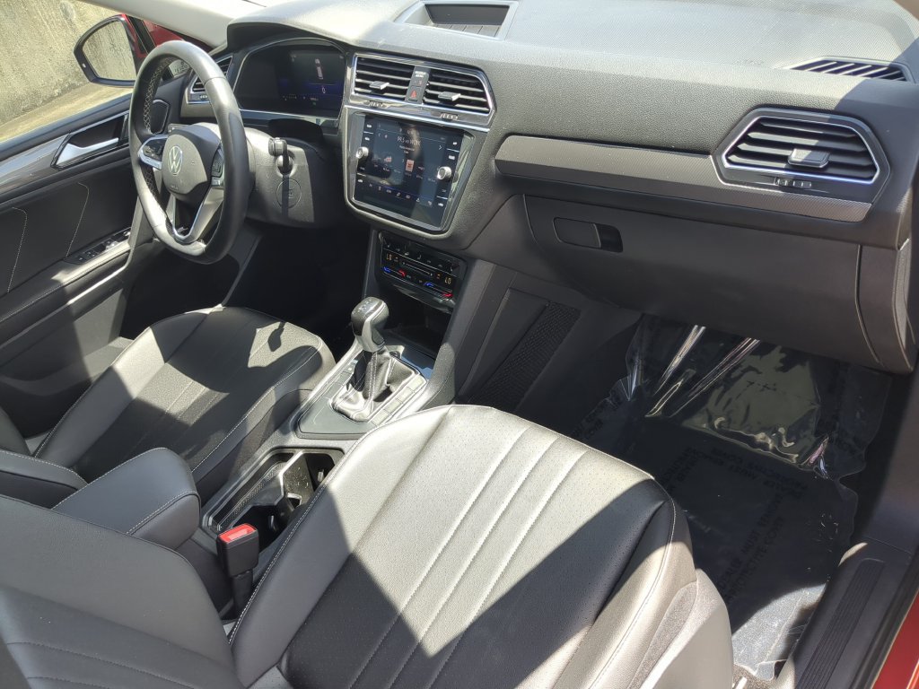 Certified 2023 Volkswagen Tiguan SE FWD image 11