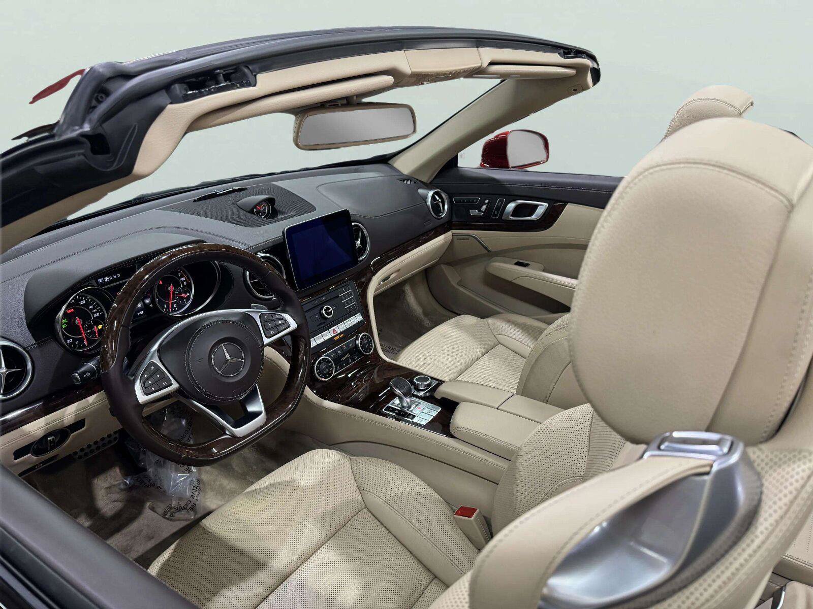Used 2018 Mercedes-Benz SL 550 image 59