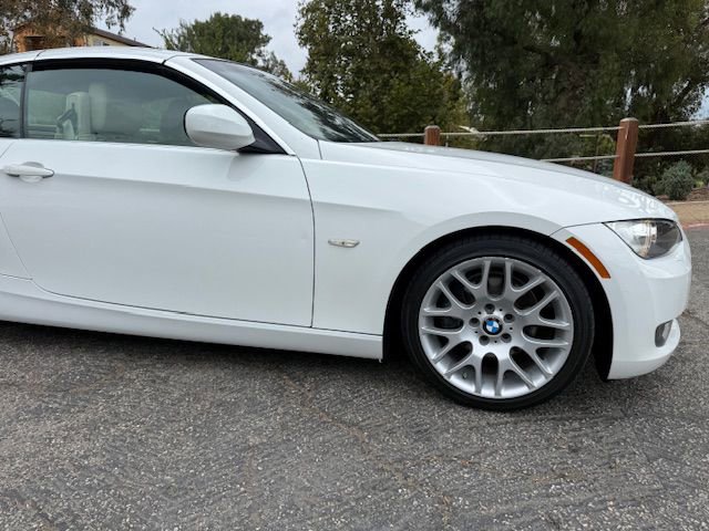 Used 2010 BMW 328i Convertible w/ Premium Pkg image 18