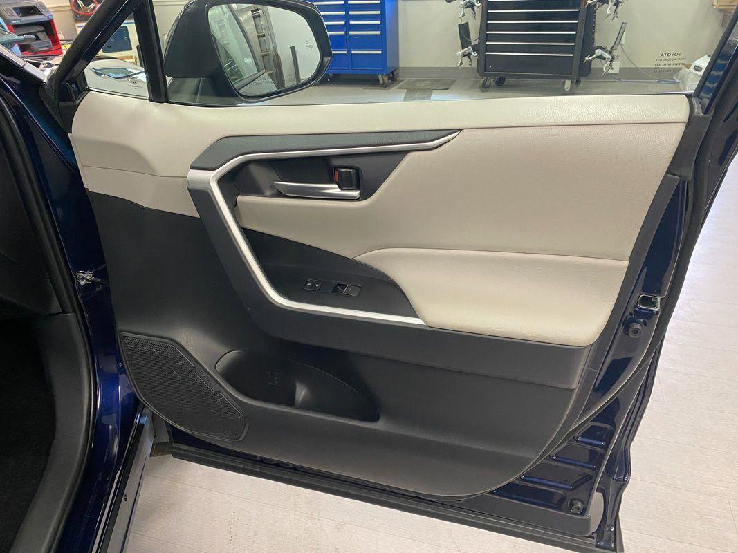 Used 2025 Toyota RAV4 XLE image 19
