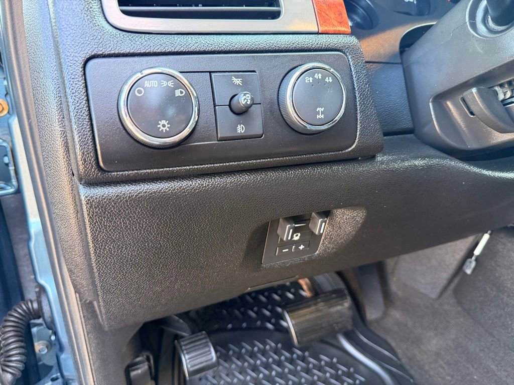 Used 2008 Chevrolet Silverado 2500 LTZ w/ Safety Package AWD/4WD image 18