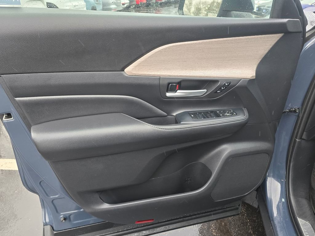 Certified 2024 Toyota Grand Highlander Platinum image 18