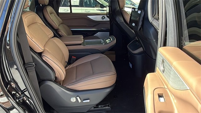 New 2025 Lincoln Navigator L Black Label image 10