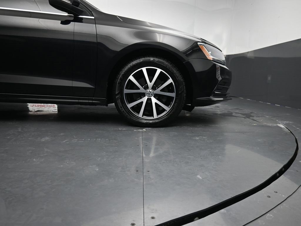 Used 2017 Volkswagen Jetta SE image 11