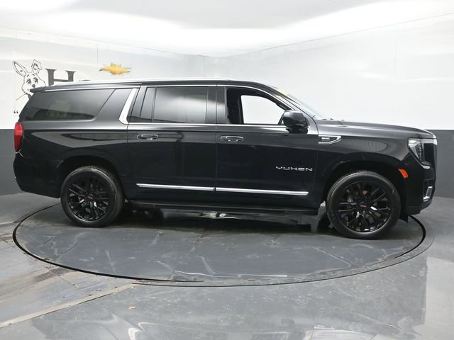 Used 2023 GMC Yukon XL SLT image 1