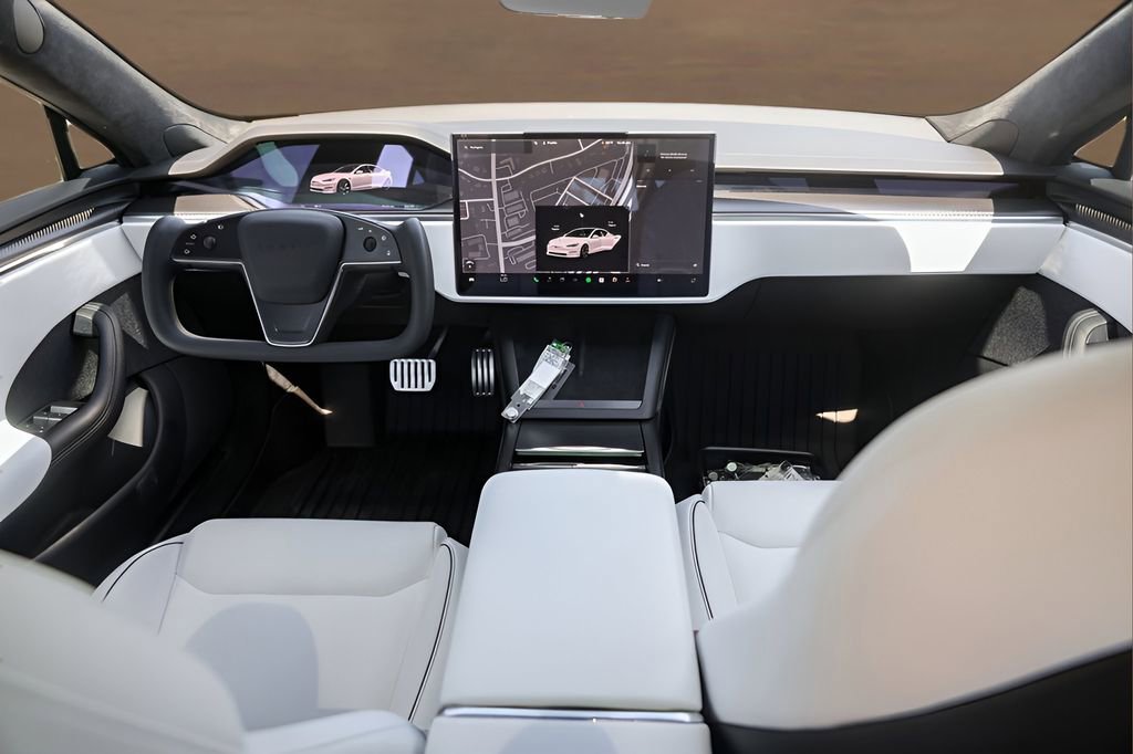 Used 2022 Tesla Model S Plaid image 20