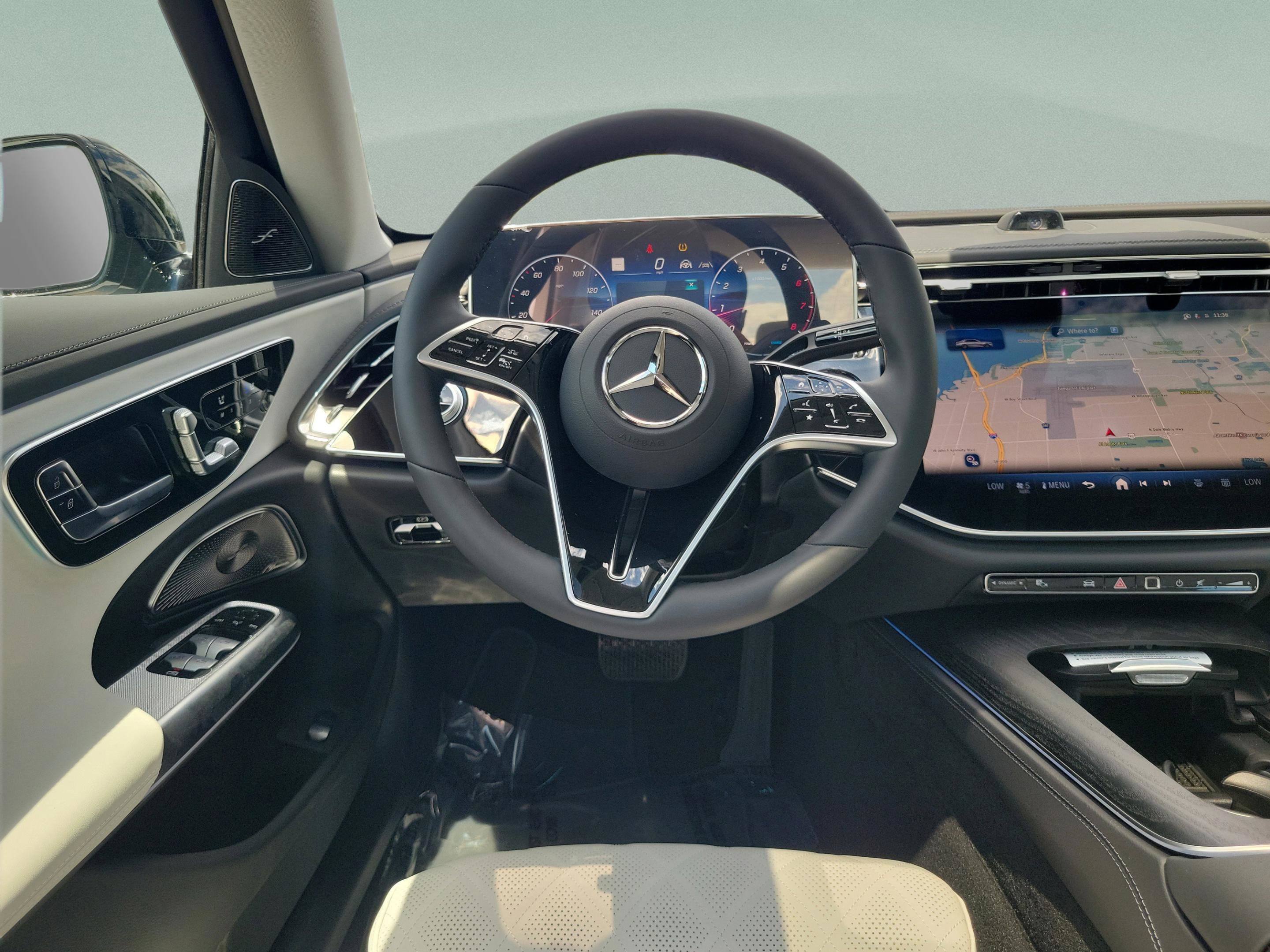 Used 2025 Mercedes-Benz GLC 350e 4MATIC image 10