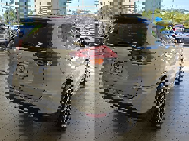 Used 2019 Nissan Rogue SL w/ Premium Package image 11