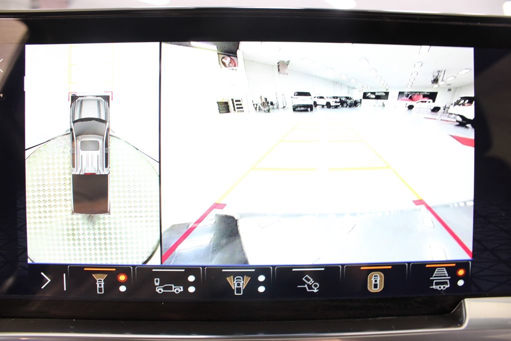 Used 2025 GMC Sierra 1500 SLT w/ SLT Premium Package AWD/4WD image 4