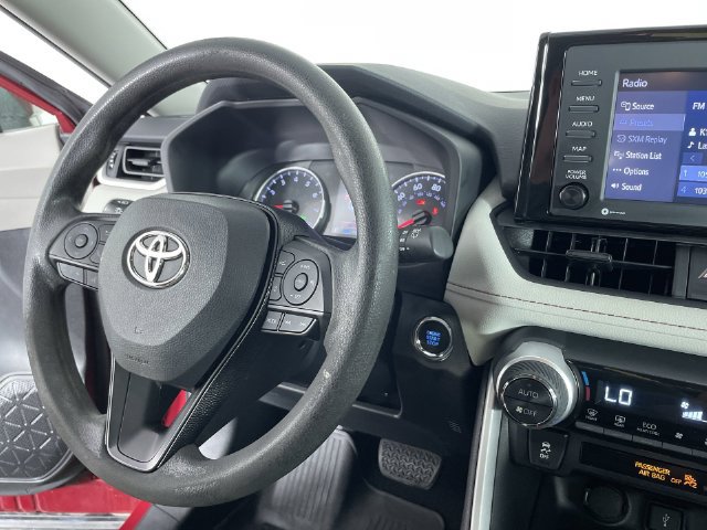 Used 2021 Toyota RAV4 XLE AWD/4WD image 27