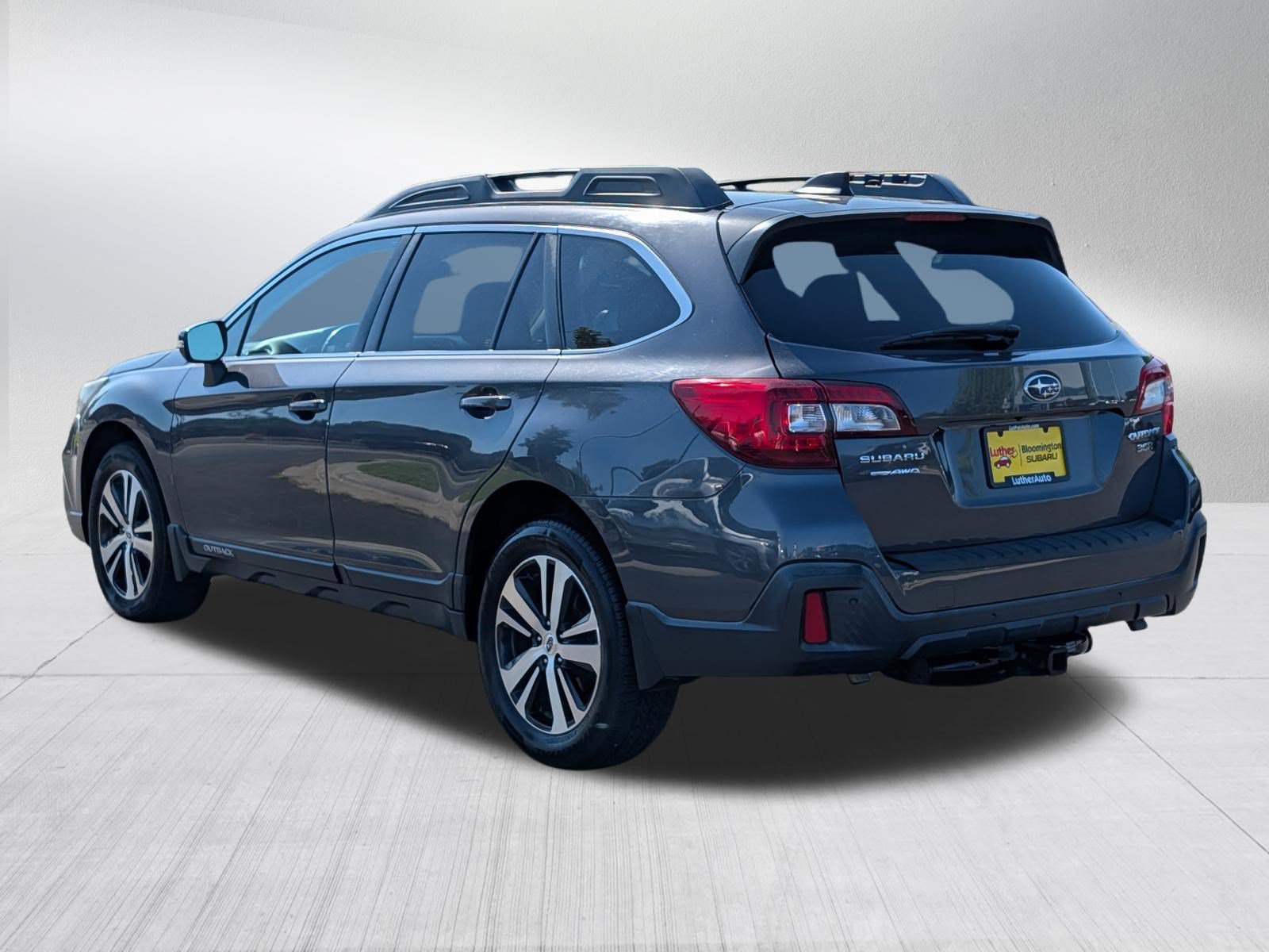 Used 2019 Subaru Outback 3.6R Limited AWD/4WD image 5