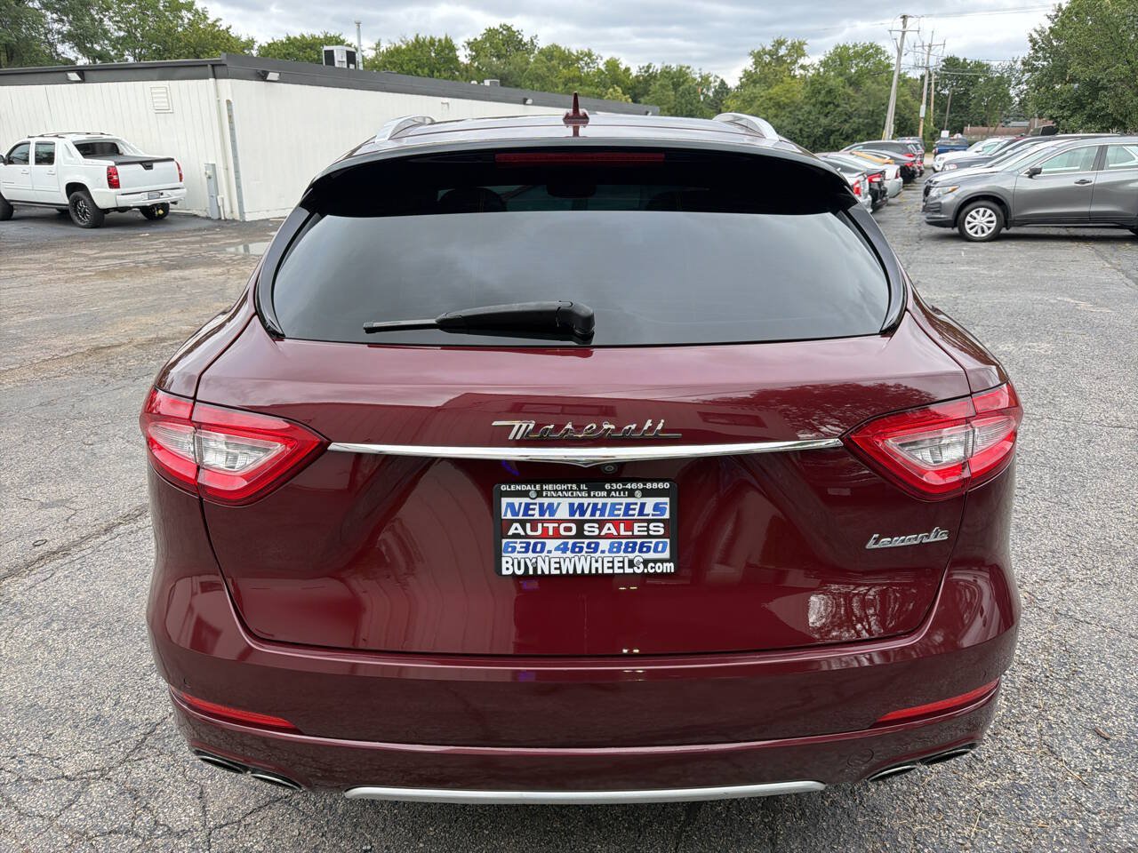 Used 2017 Maserati Levante w/ Luxury Package AWD/4WD image 5