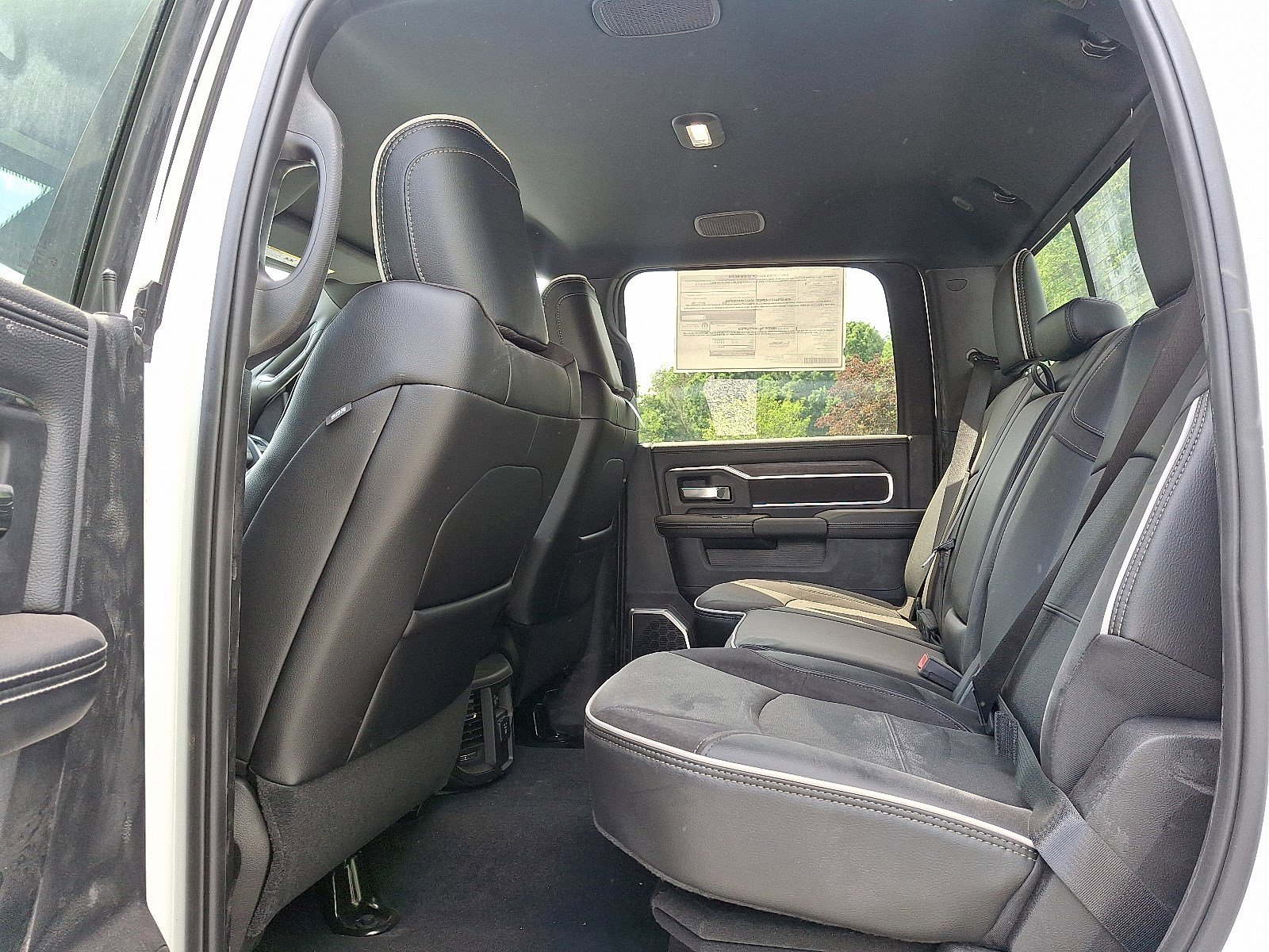 New 2025 RAM 2500 Laramie AWD/4WD image 6