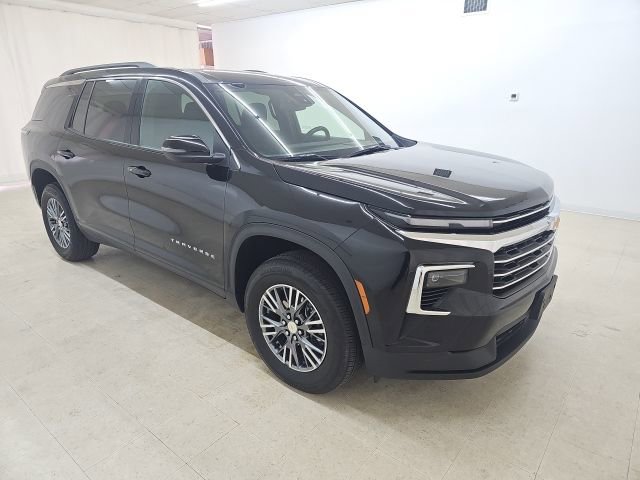 Used 2025 Chevrolet Traverse LT image 15
