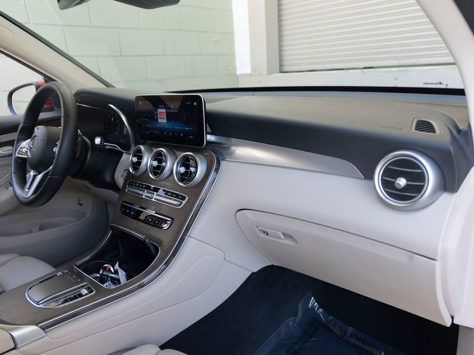 Used 2021 Mercedes-Benz GLC 300 image 28