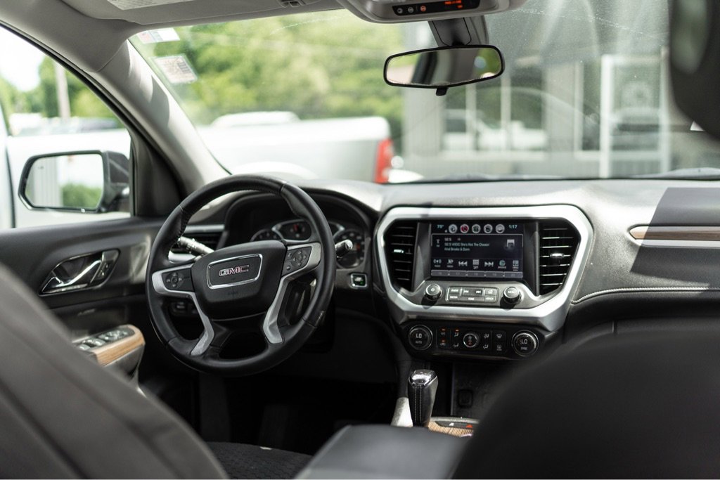 Used 2017 GMC Acadia SLE w/ Driver Alert Package I FWD image 7