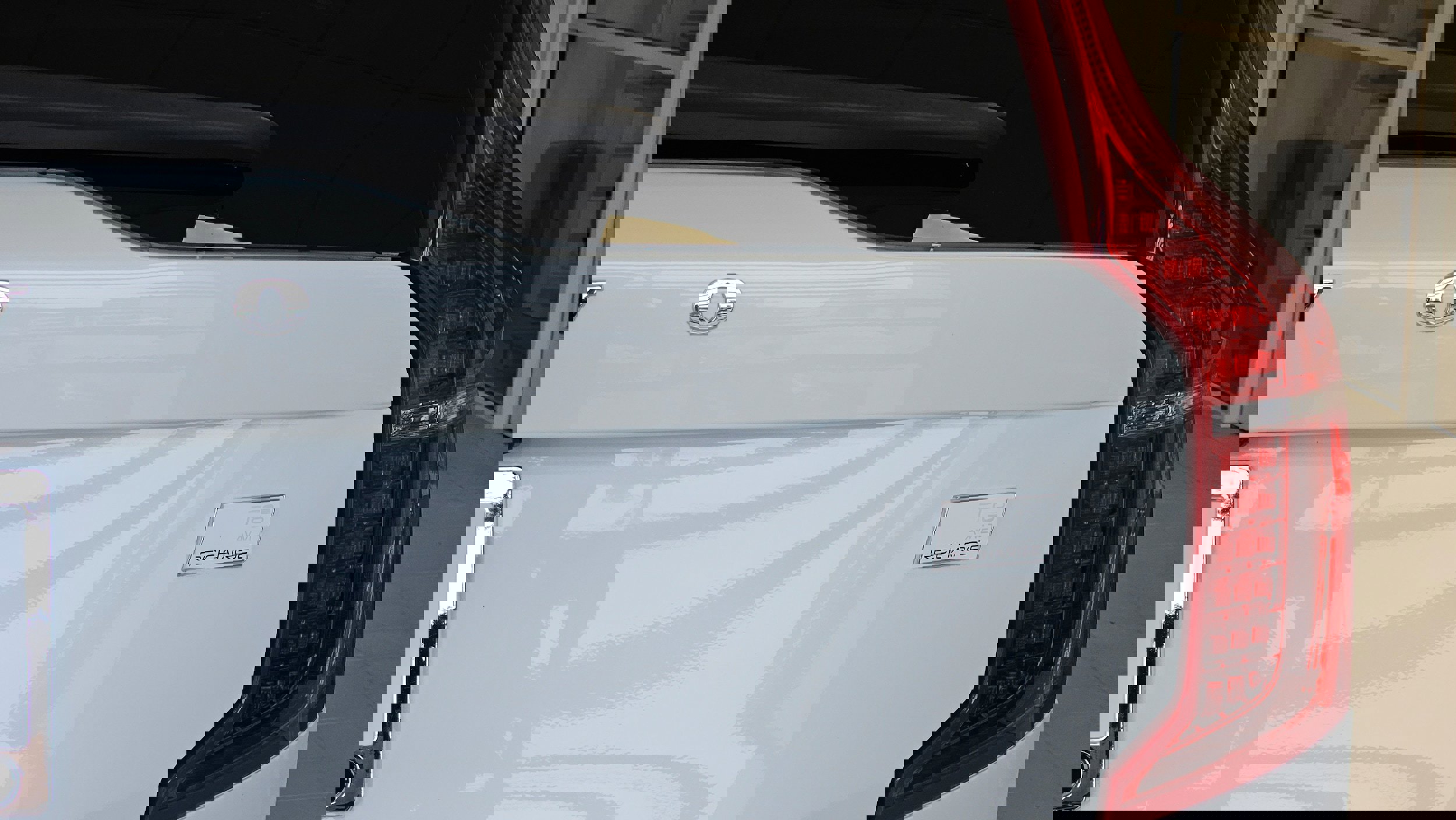 Certified 2022 Volvo XC90 T8 R-Design w/ Advanced Package image 7