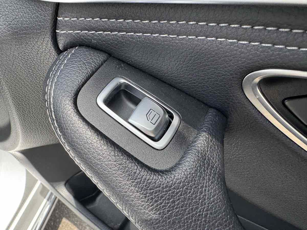Used 2016 Mercedes-Benz C 300 4MATIC Sedan image 32