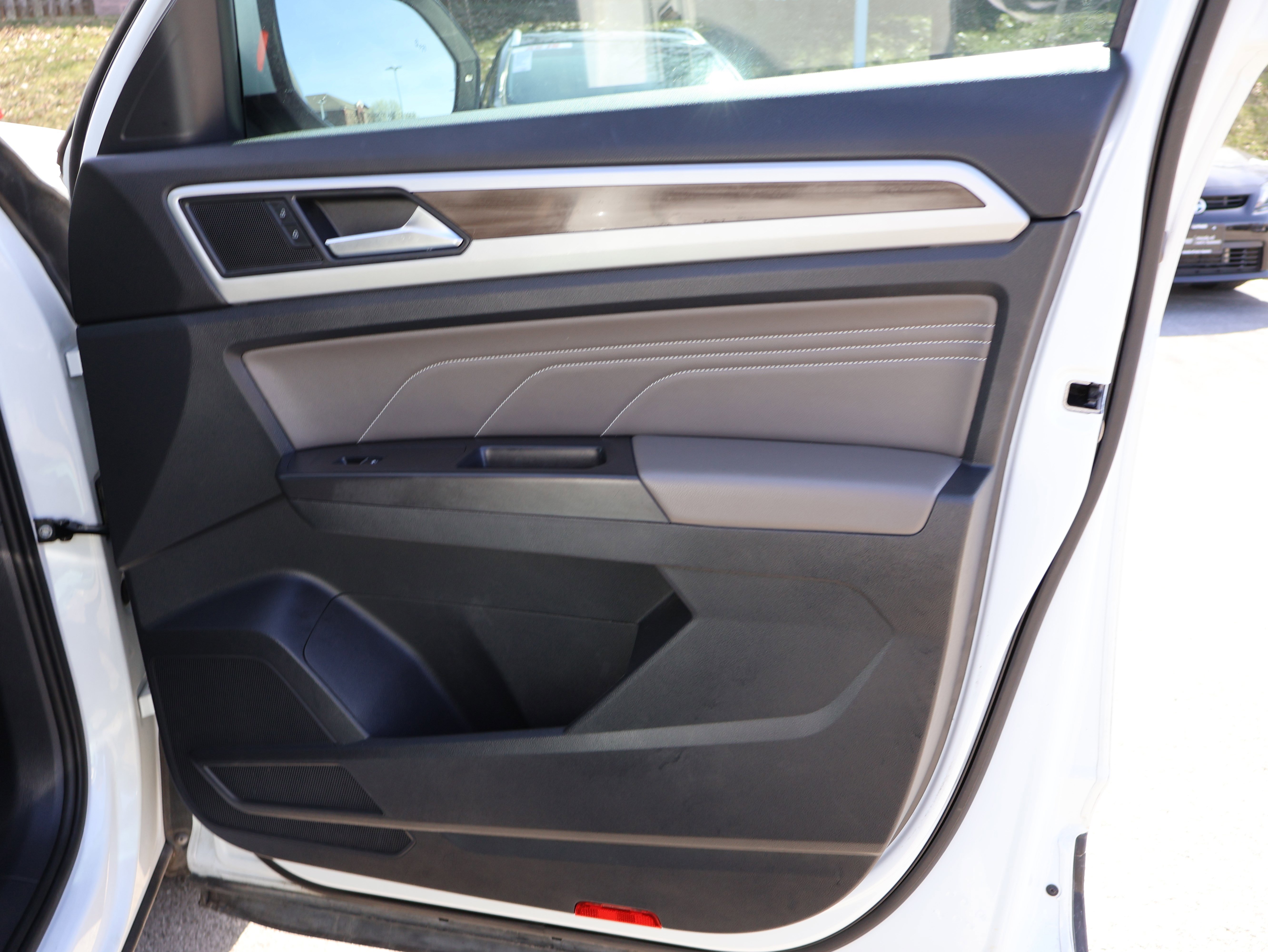 Used 2023 Volkswagen Atlas SEL image 9