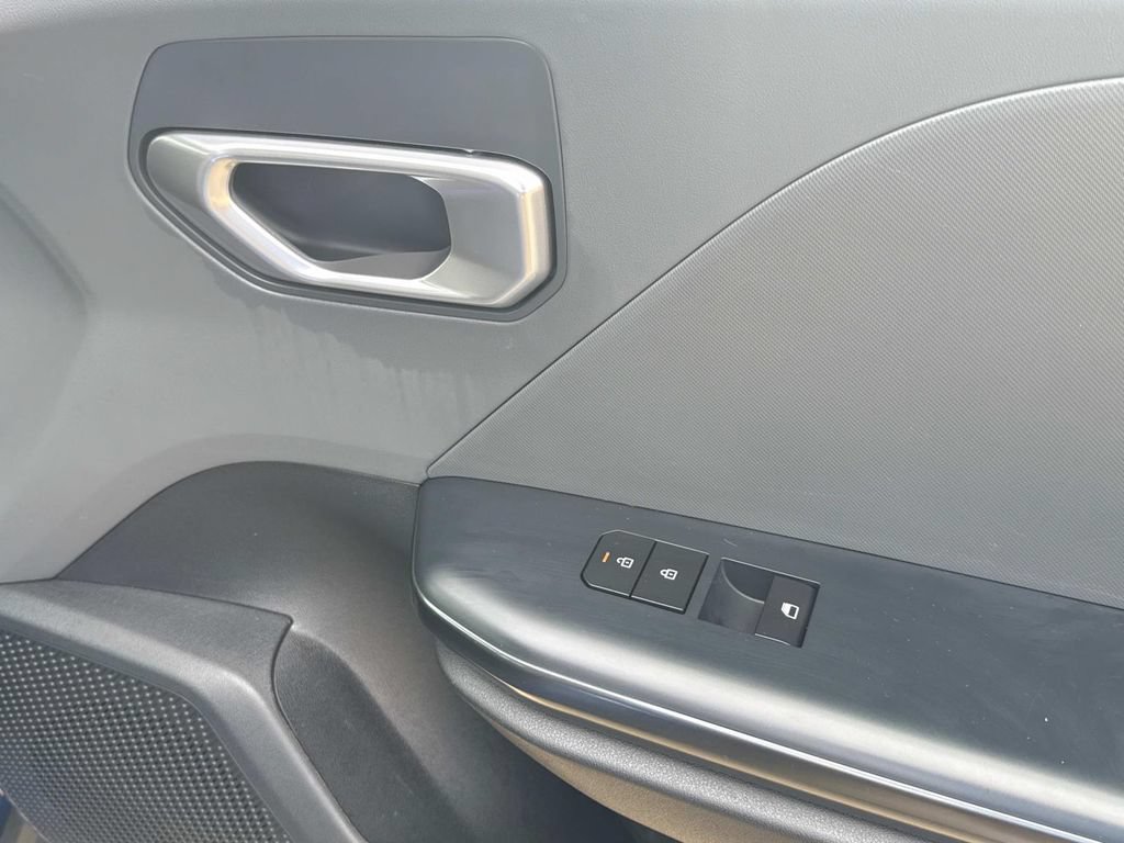 Used 2025 Kia K4 FWD image 19