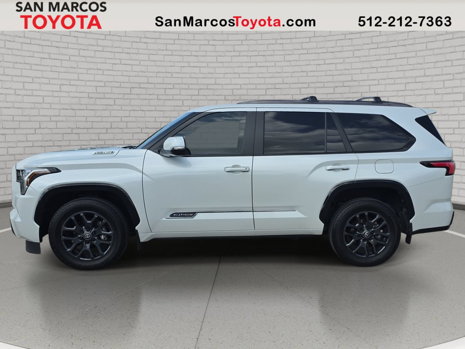 Used 2025 Toyota Sequoia Platinum AWD/4WD image 9