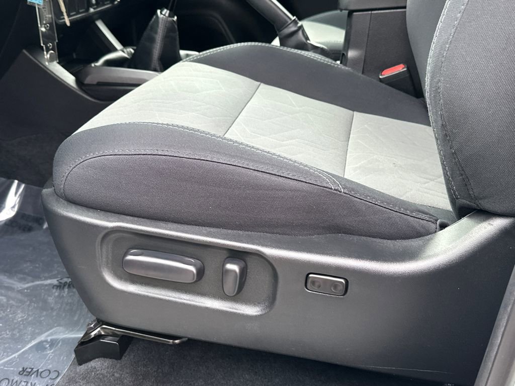 Used 2022 Toyota Tacoma TRD Off-Road image 19