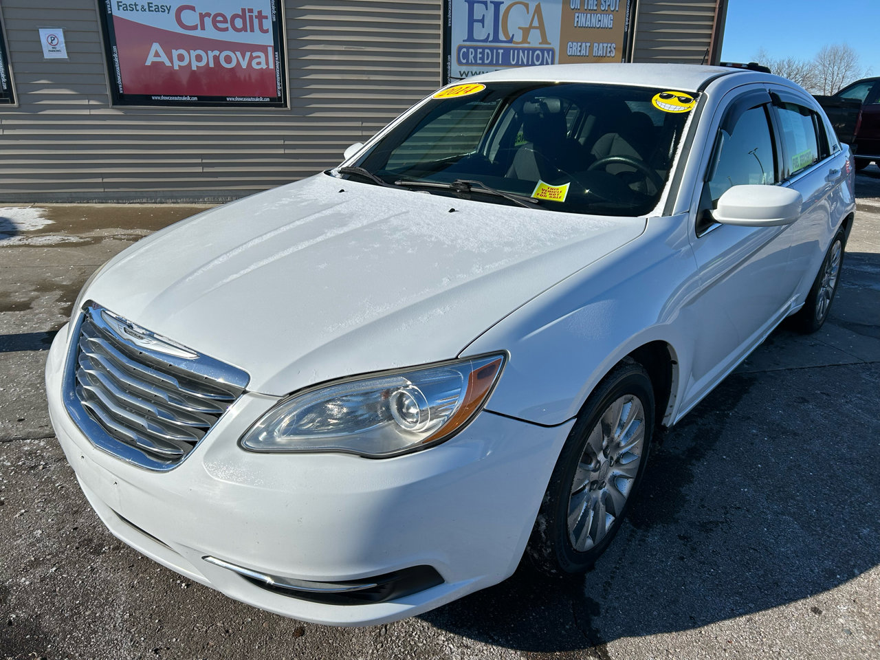 Used 2014 Chrysler 200 LX image 1