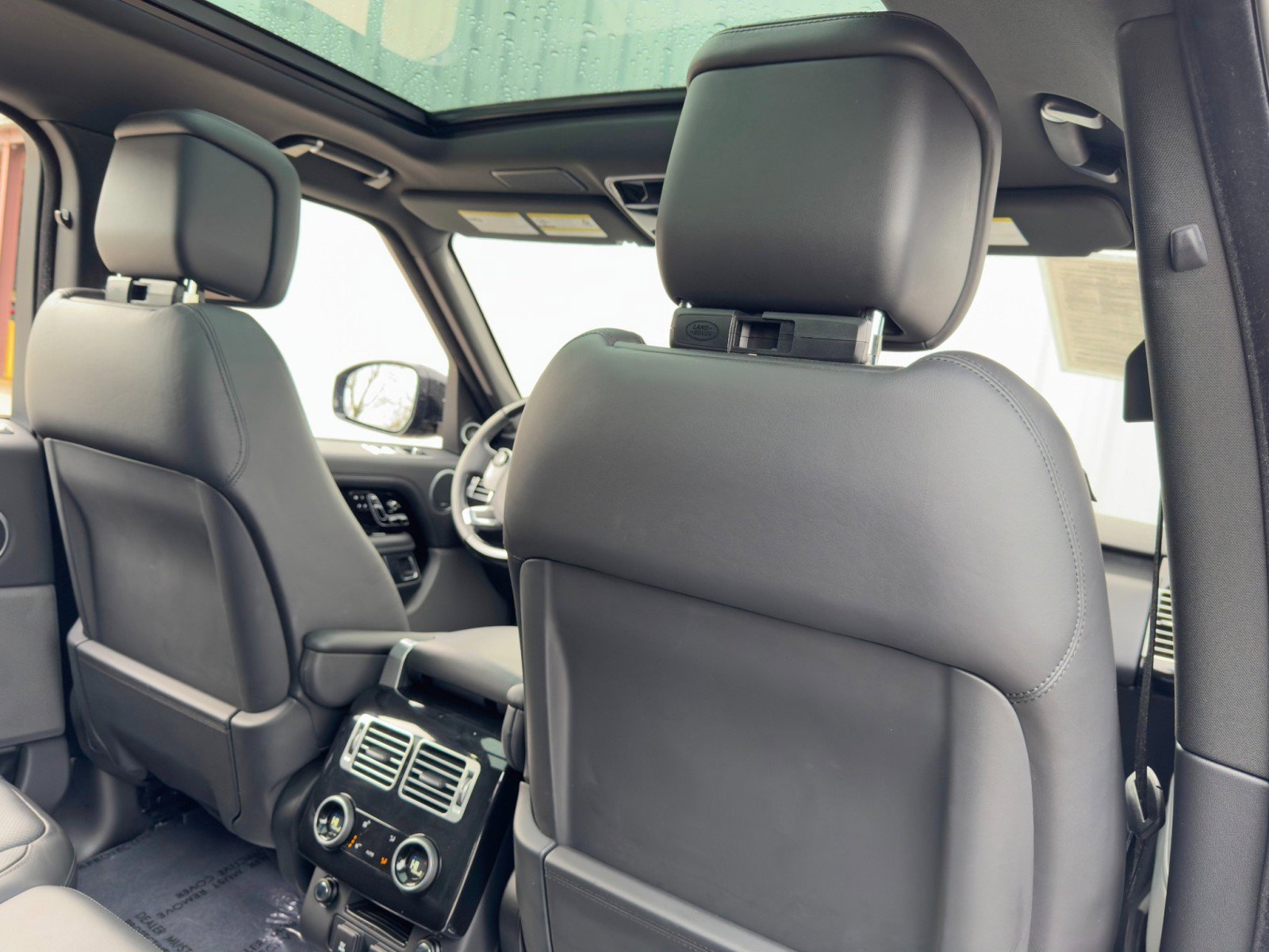 Used 2020 Land Rover Range Rover HSE image 42