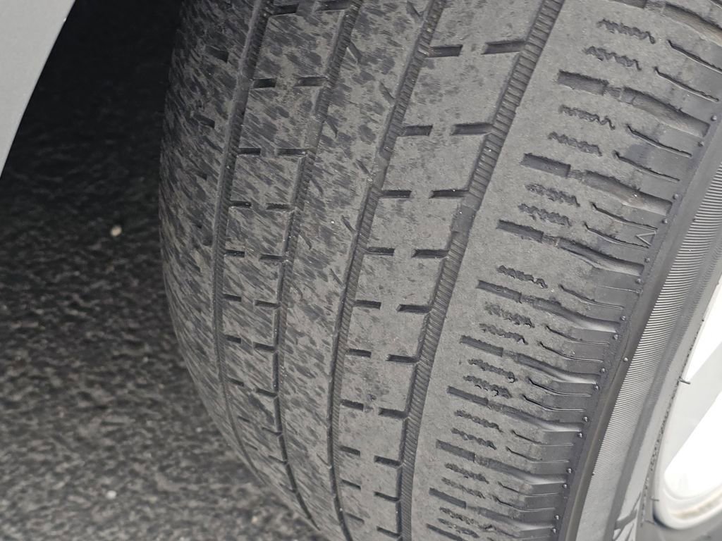 Used 2014 Dodge Challenger SXT image 18