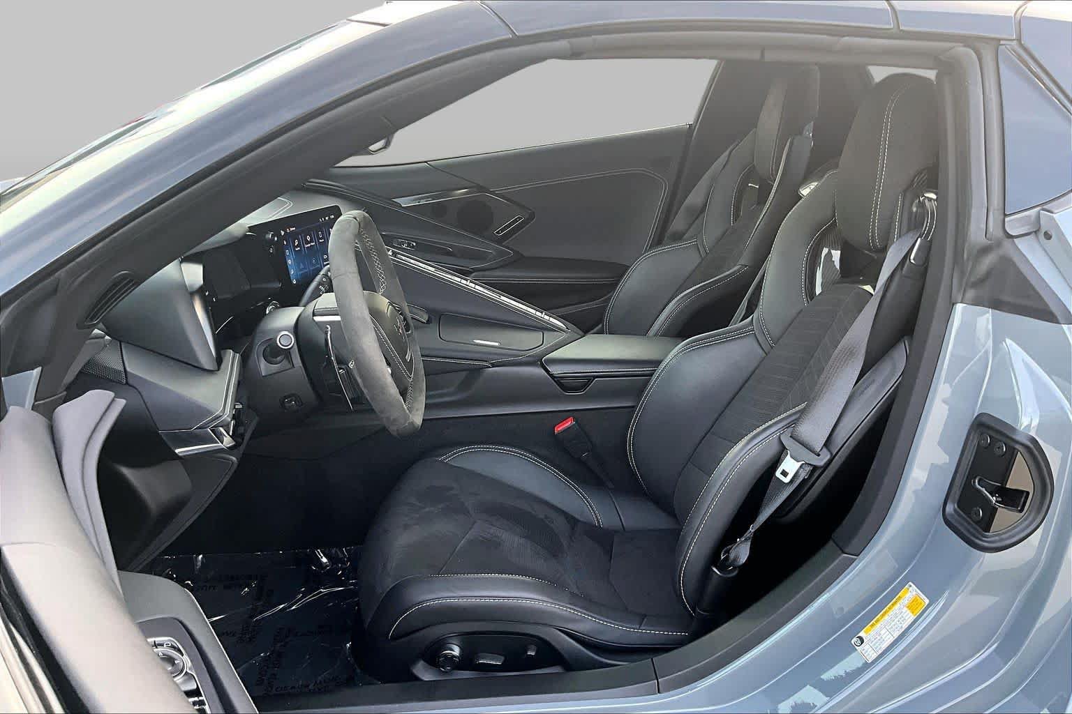 Used 2025 Chevrolet Corvette Stingray Preferred Conv w/ Z51 Performance Package RWD image 8