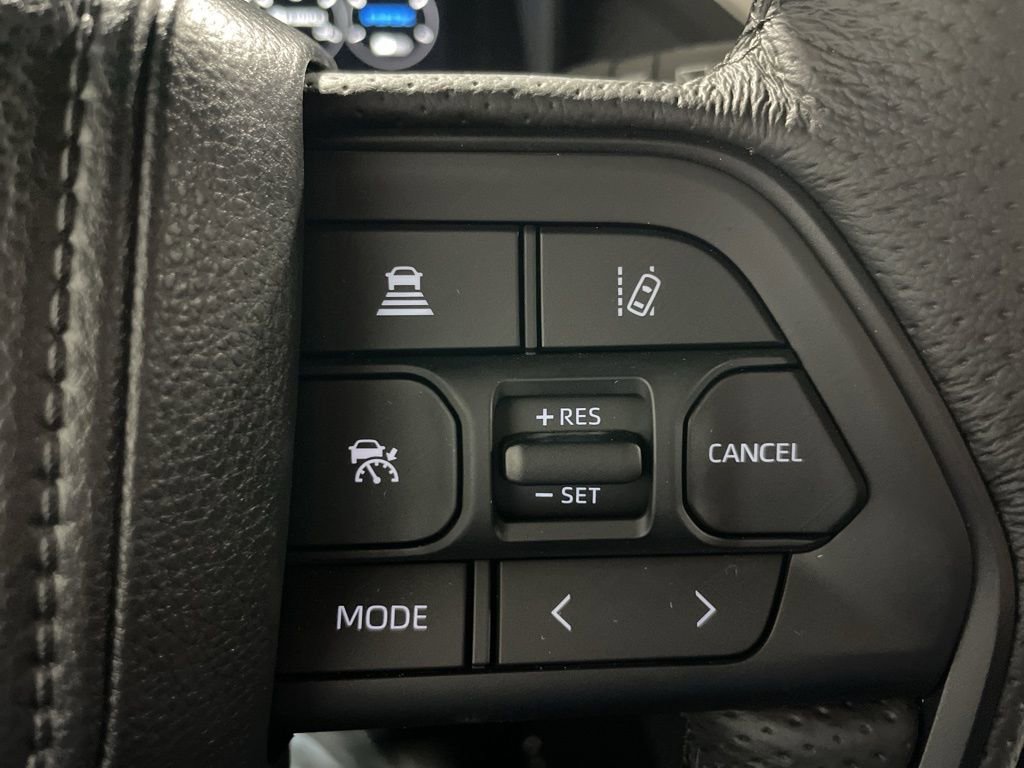 Used 2025 Toyota Sequoia SR5 AWD/4WD image 37