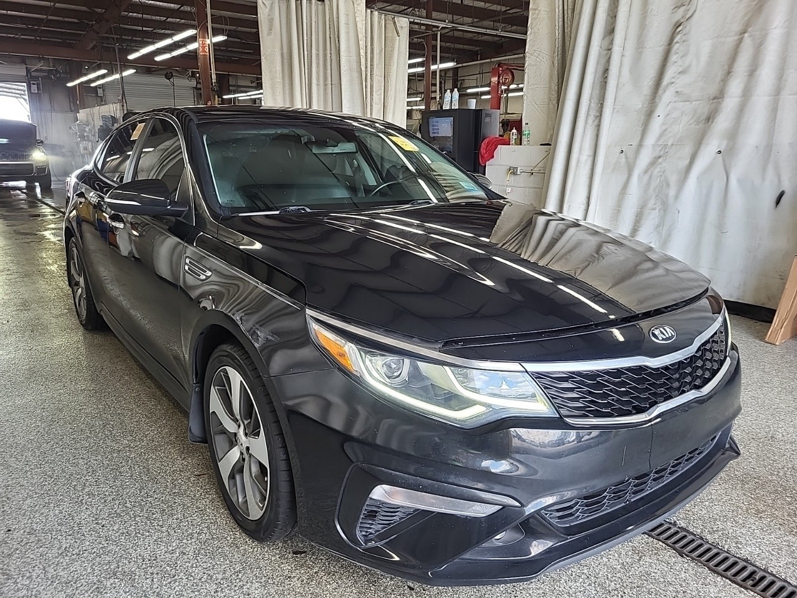 Used 2020 Kia Optima S FWD image 2