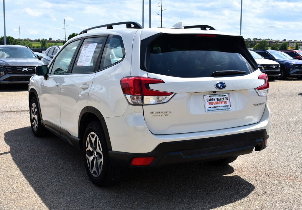 Used 2022 Subaru Forester Premium AWD/4WD image 4