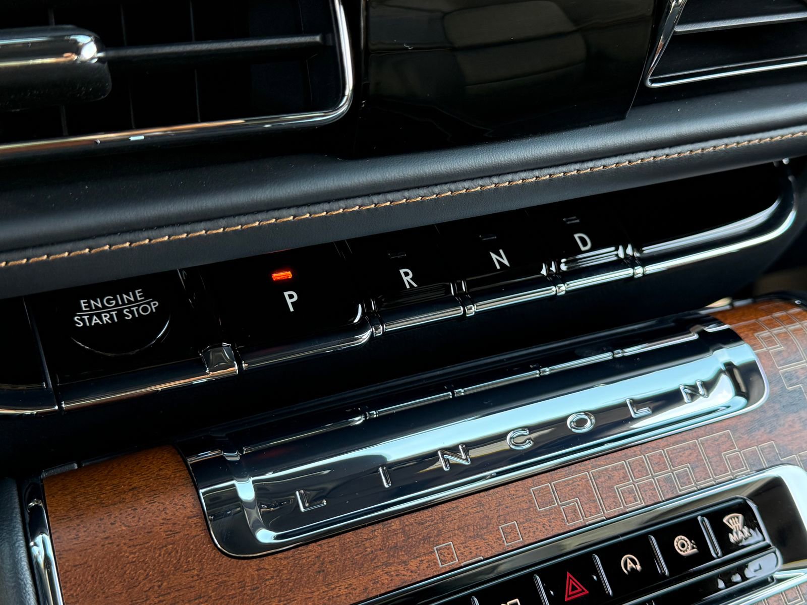 New 2026 Lincoln Aviator Black Label w/ Jet Appearance Package image 27