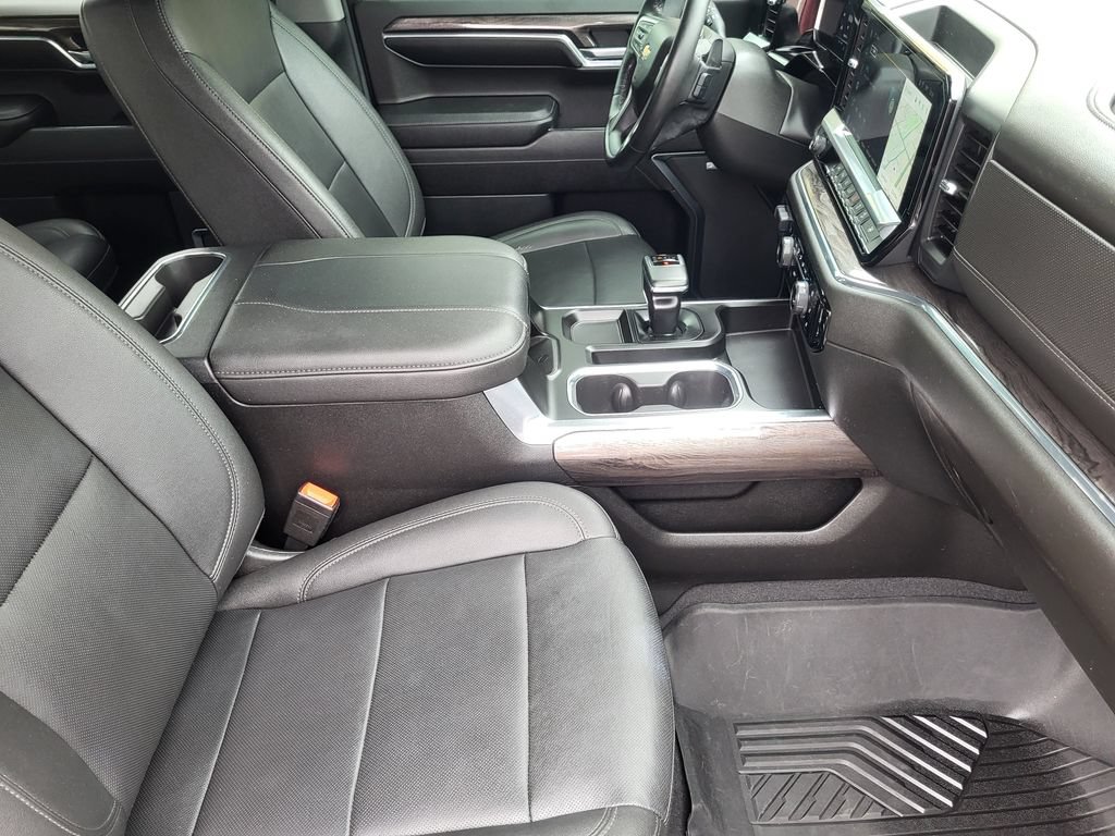 Used 2023 Chevrolet Silverado 1500 LTZ w/ LTZ Premium Package AWD/4WD image 15