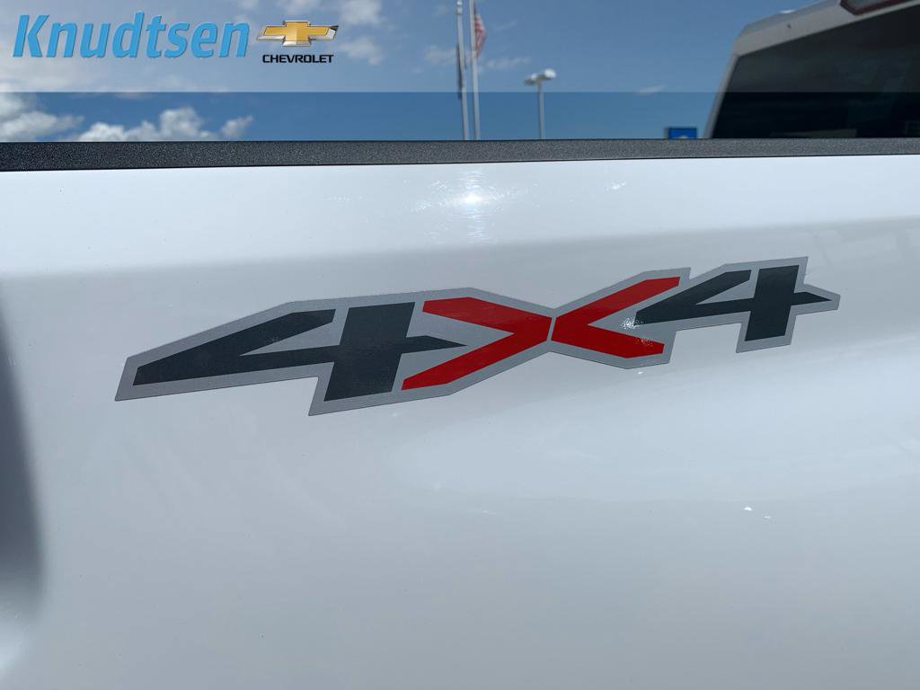 Used 2023 Chevrolet Silverado 2500 Custom w/ Custom Value Package AWD/4WD image 10