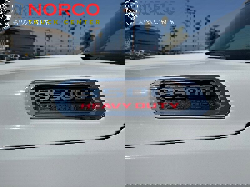 Used 2022 RAM 3500 Tradesman w/ Chrome Appearance Group image 12