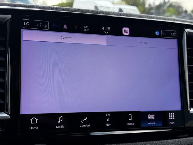 Used 2023 Chrysler Pacifica Limited image 35