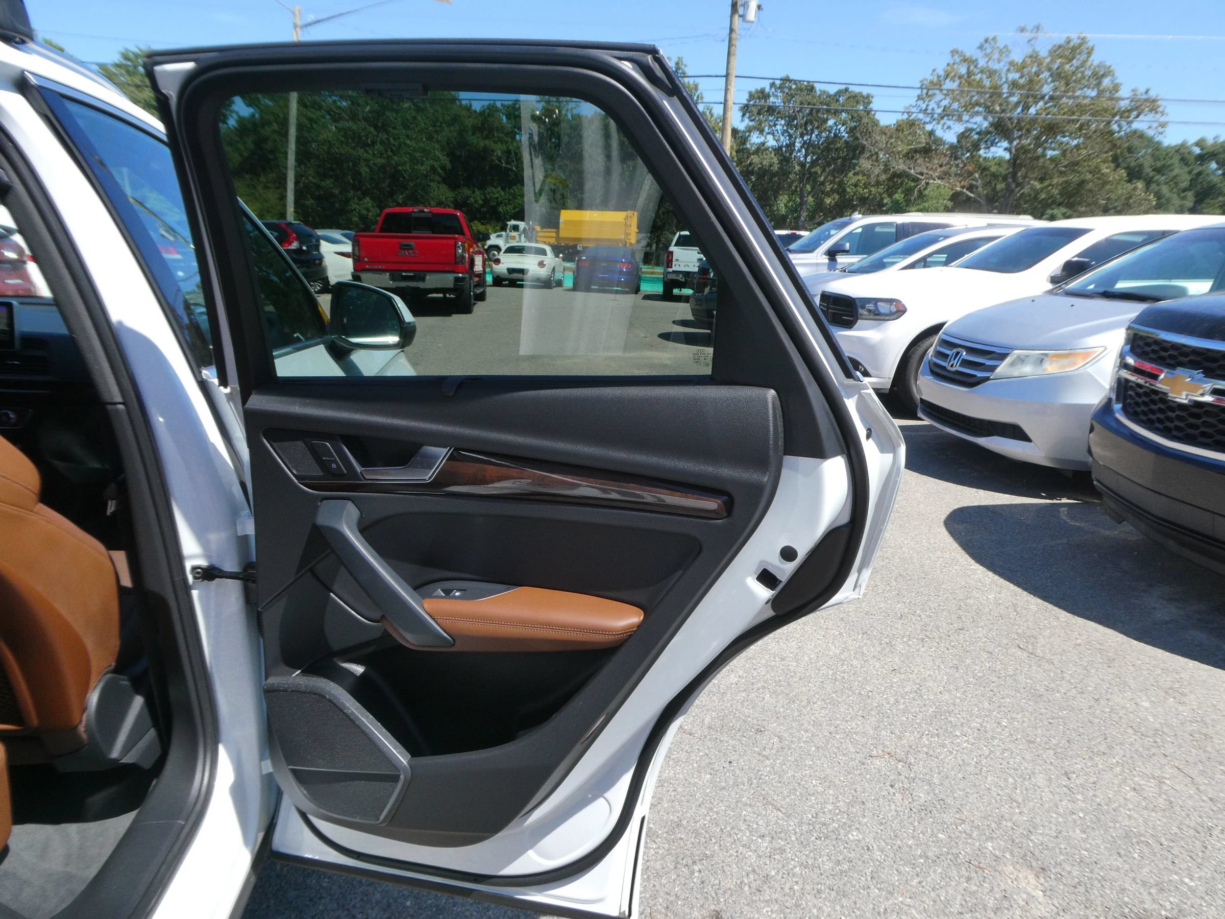 Used 2020 Audi Q5 2.0T Premium Plus w/ Premium Plus Package AWD/4WD image 29