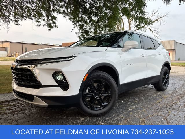Used 2025 Chevrolet Blazer LT AWD/4WD image 1